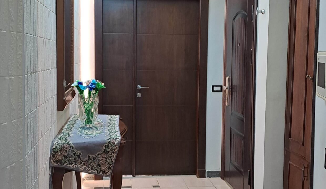 9e9bf1c4-b24c-4781-b3cd-4c7c709735db ن