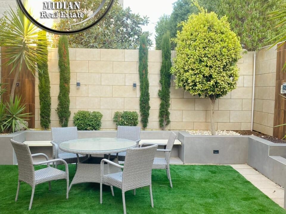 a7ac7353-803a-4ae1-921e-bdc332037183 ن