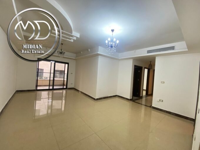 شقة للبيع ام السماق مساحة 100م طابق اول تصلح للاستثمار بسعر مميز