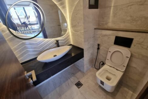 retouch_1693236187901